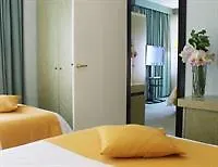 De La Hotel 4*
