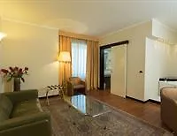 De La 4*
